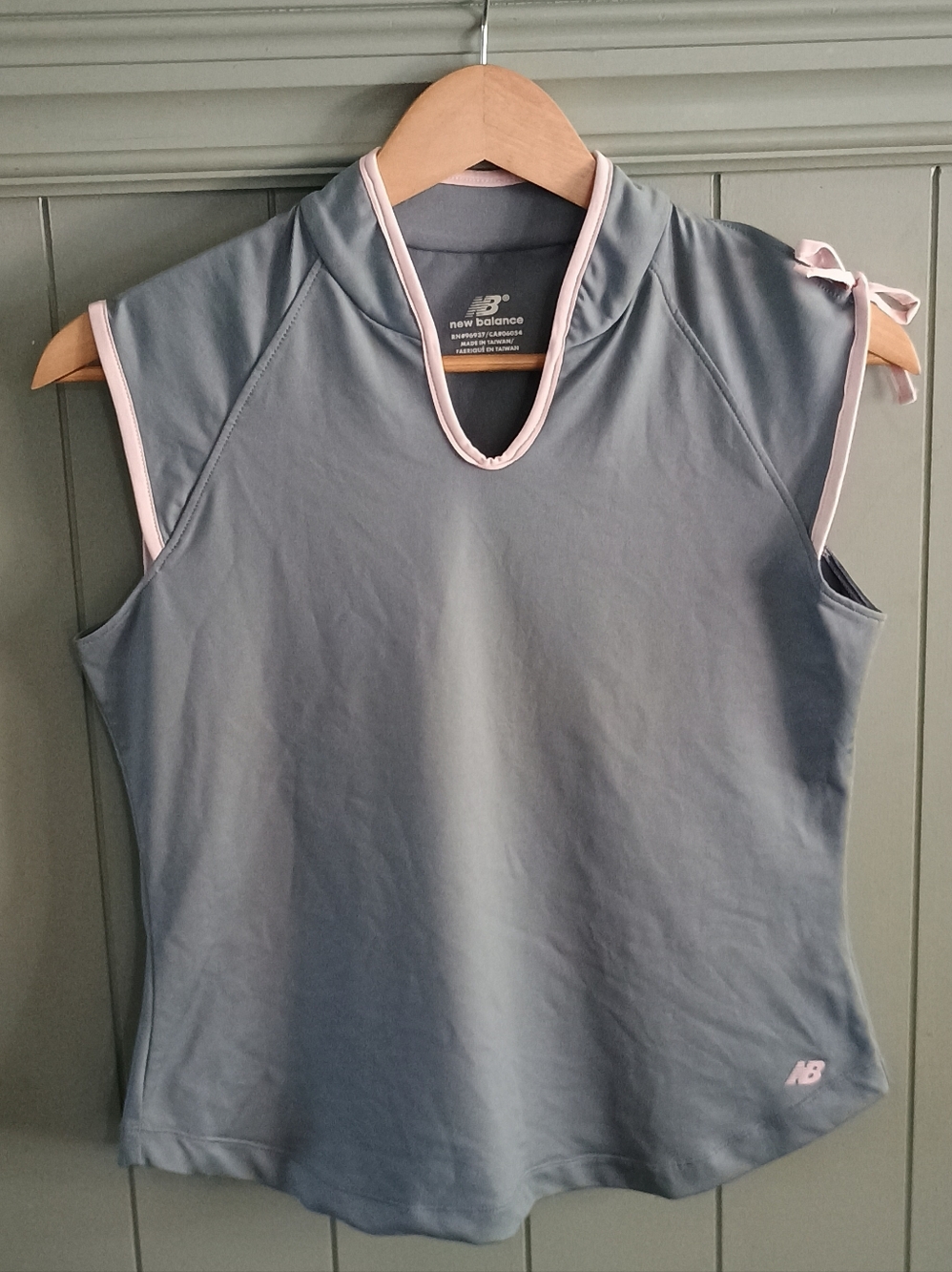 New Balance Women's Slate Blue Sleeveless Athletic Top with Pink Trim